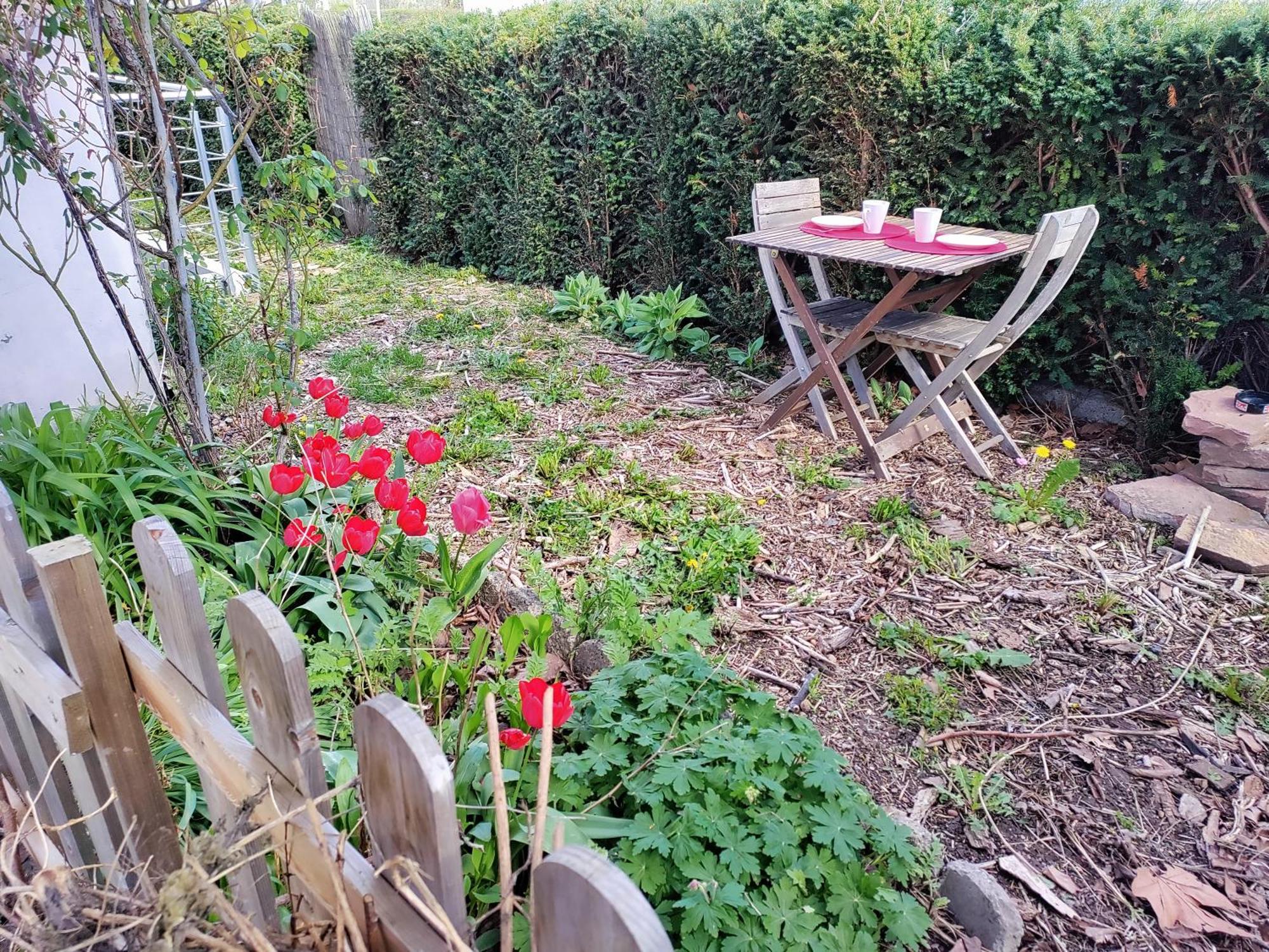 Les Coquelicots, Calme, Jardin Apartment *